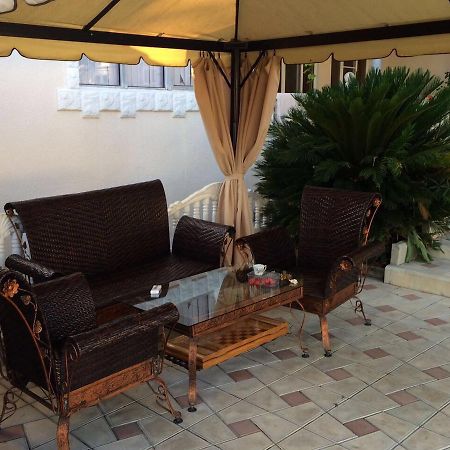Guest House Liel Sukhumi Luaran gambar